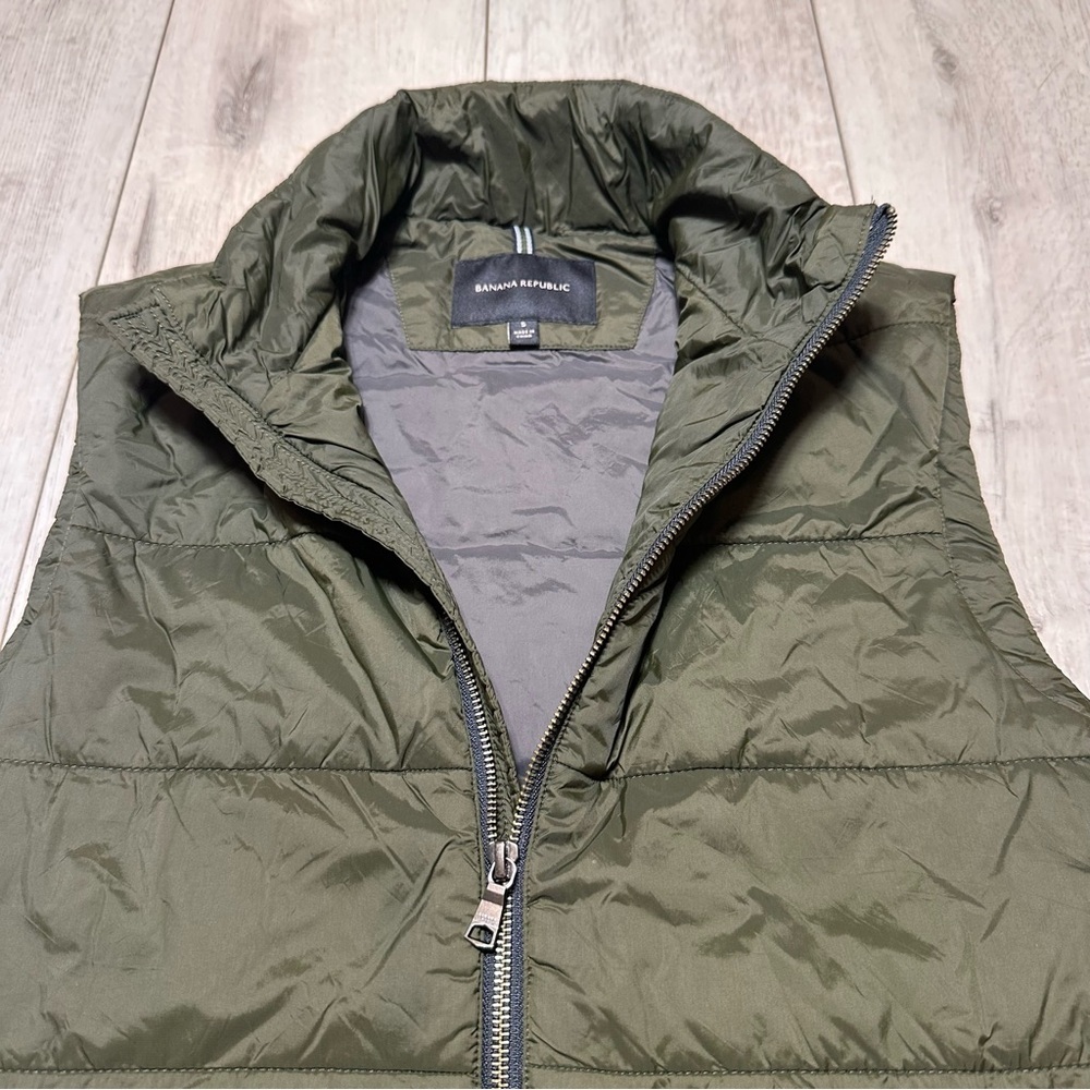 Banana Republic Quilted puffer vest sz Small zip up outerwear winter - Picture 3 of 6